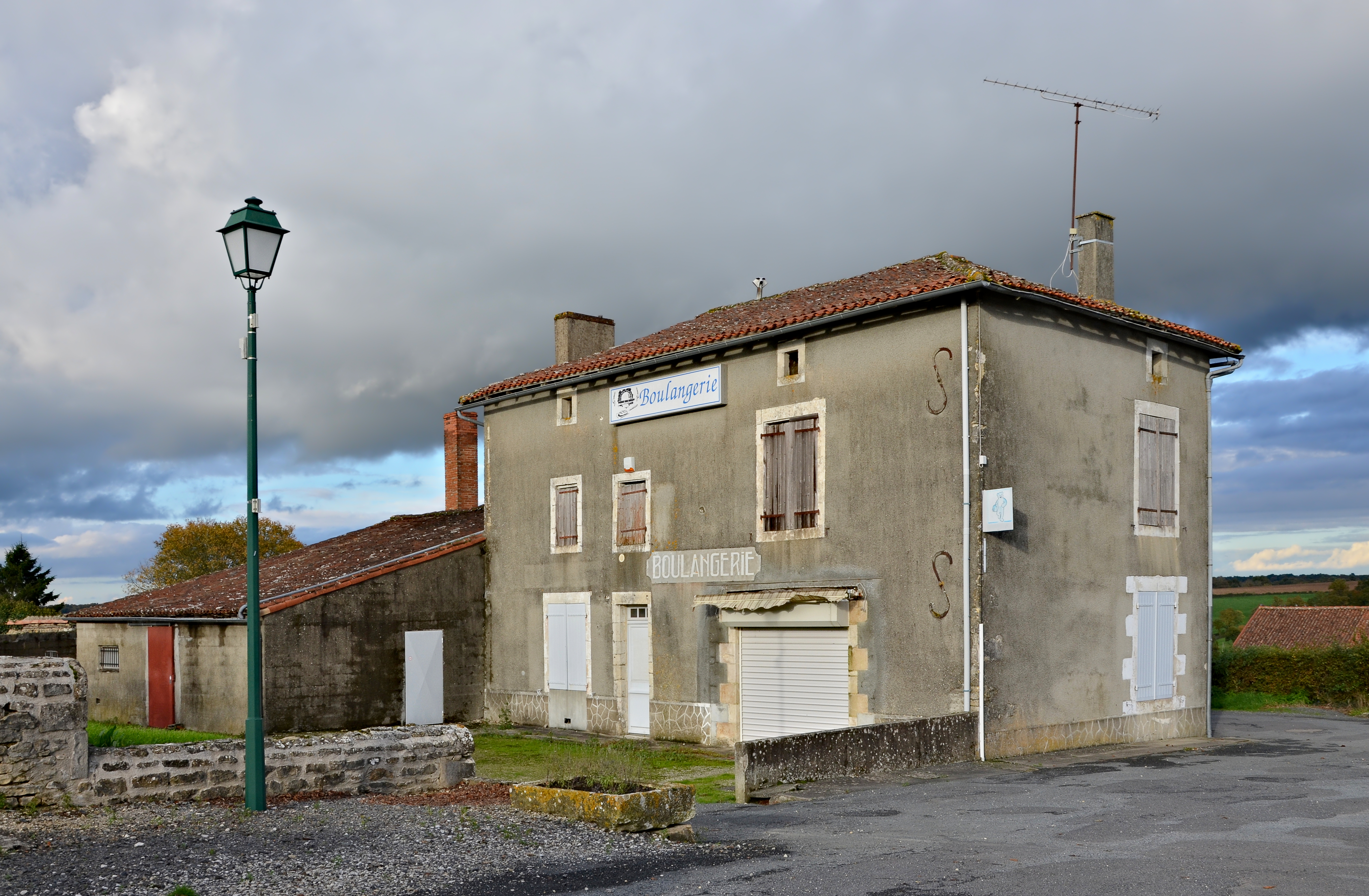 Chatain 86 Ancienne boulangerie 2013