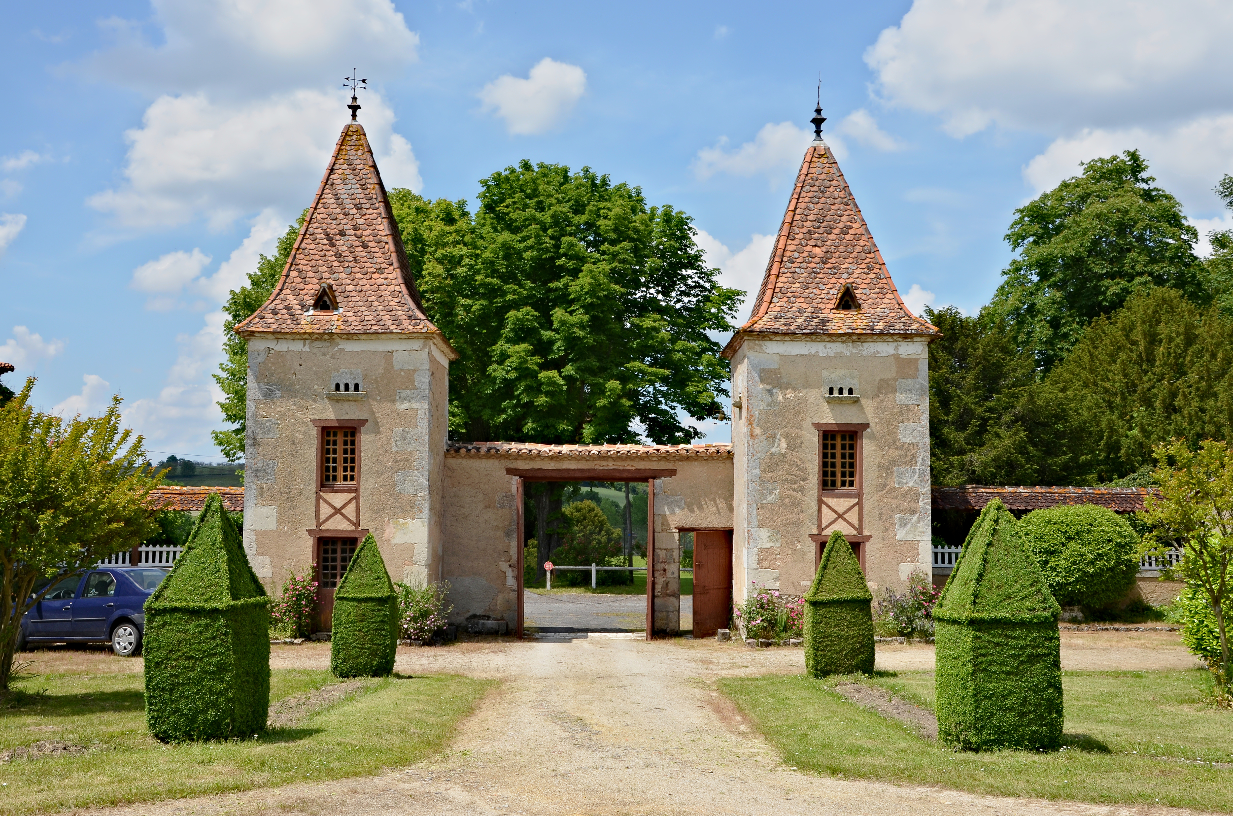 Chavenat 16 Logis de Chénard Porte W 2013