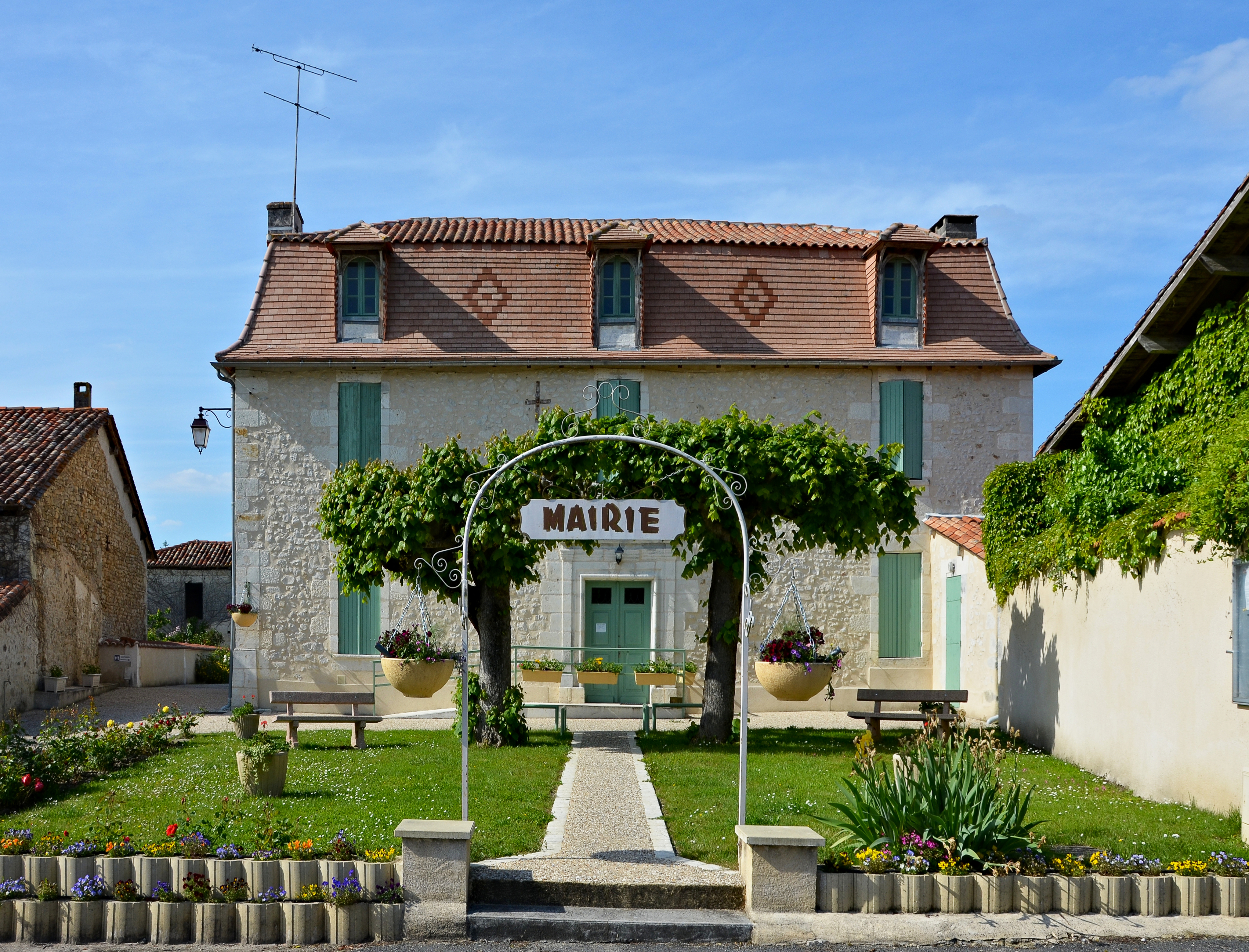 Chenaud 24 Mairie 2013