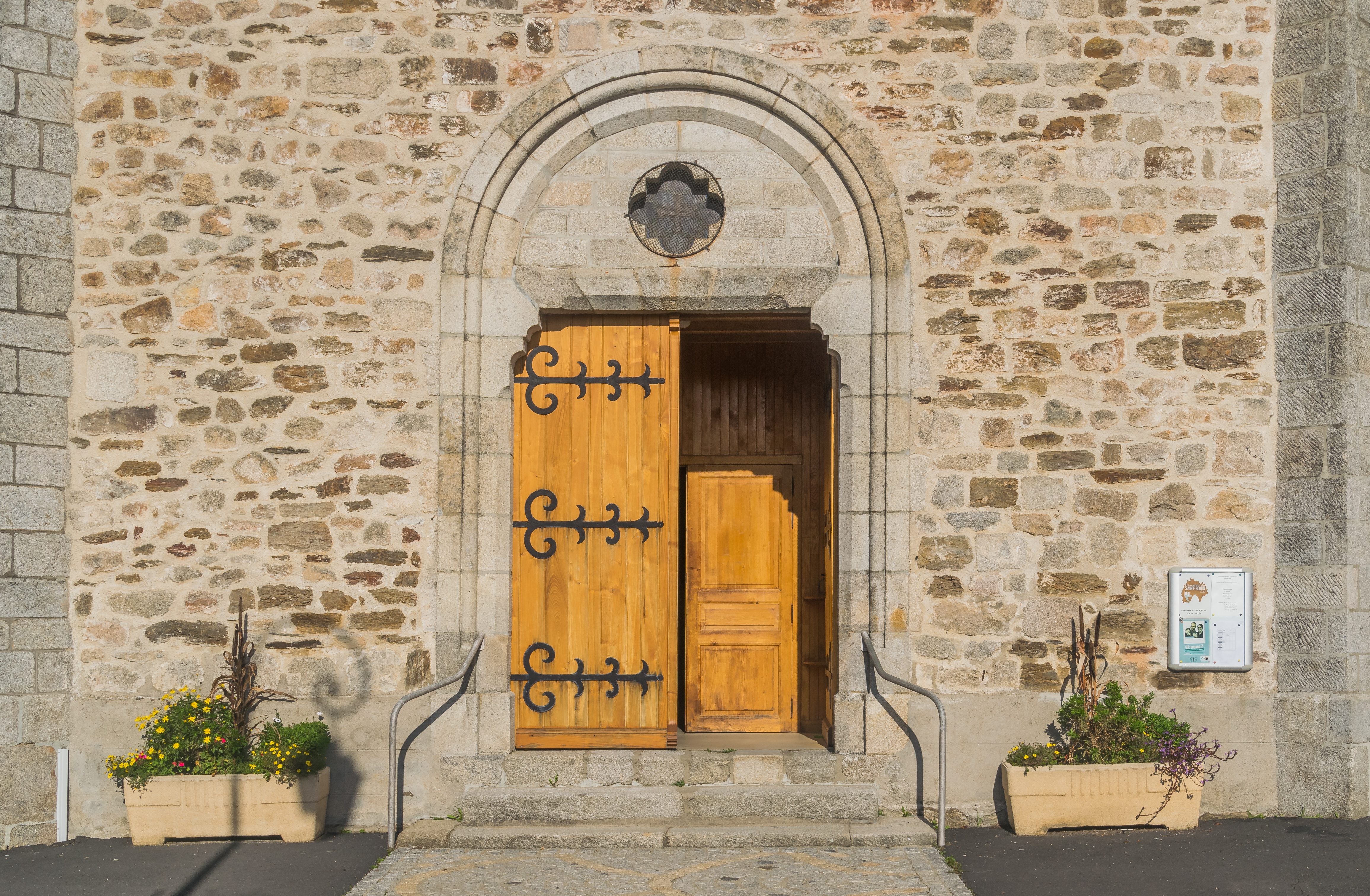 Church of Our Lady of the Purification of Cassaniouze 04