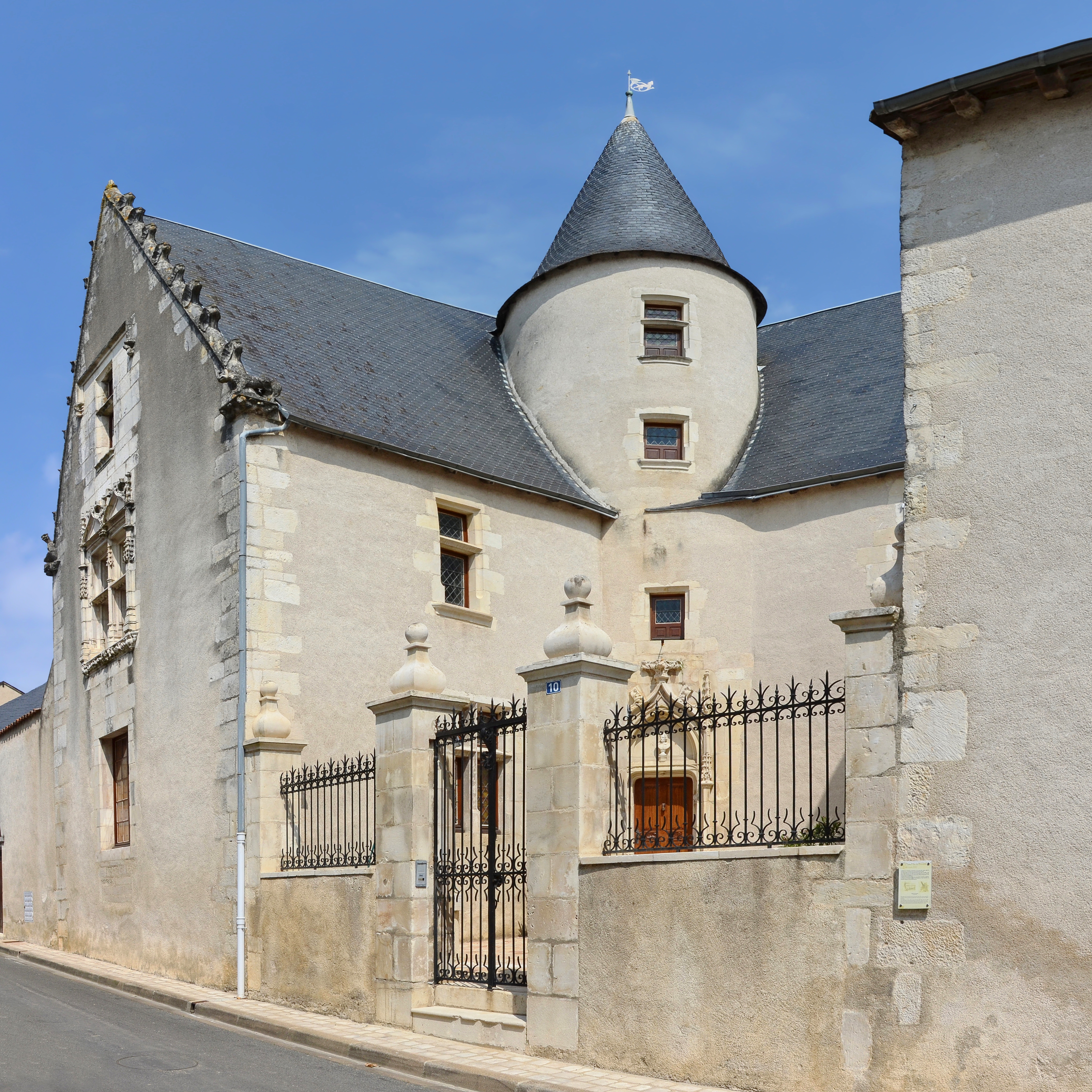 Civray 86 Hôtel Louis XIII 2014