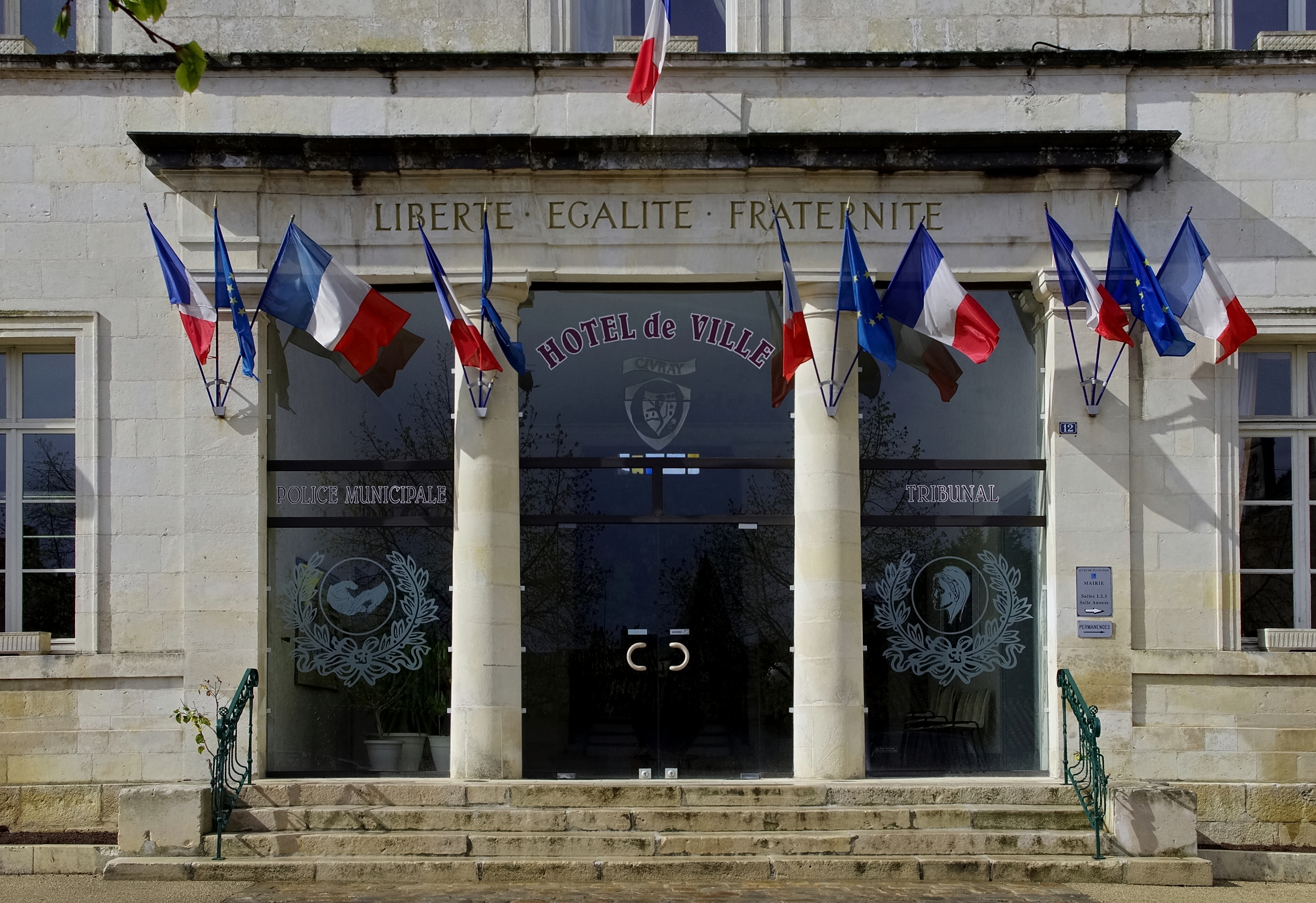 Civray 86 Mairie 2012
