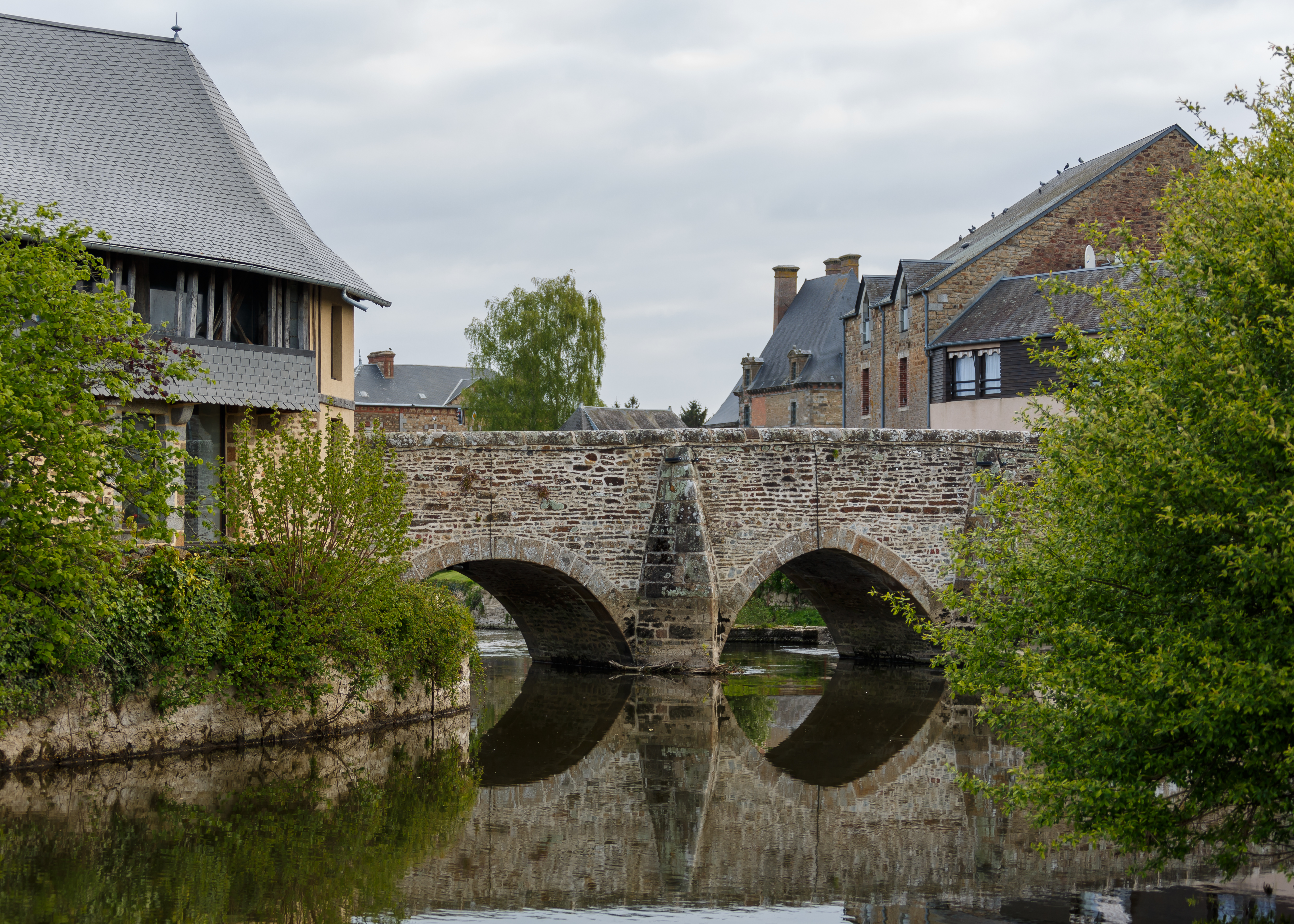 Ducey LaManche France Old-Bridge-over-Selune-River-02