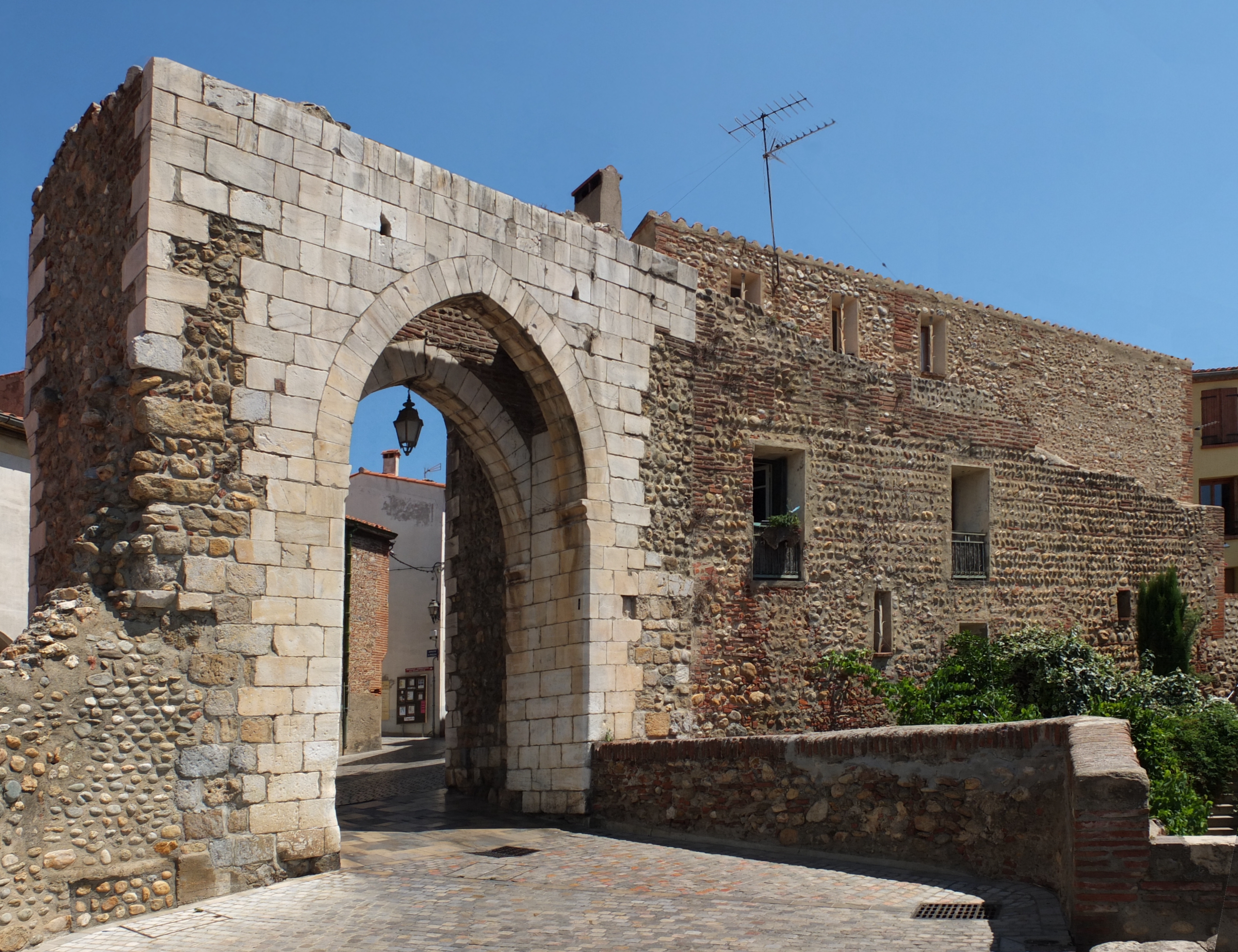 Elne porte(2)