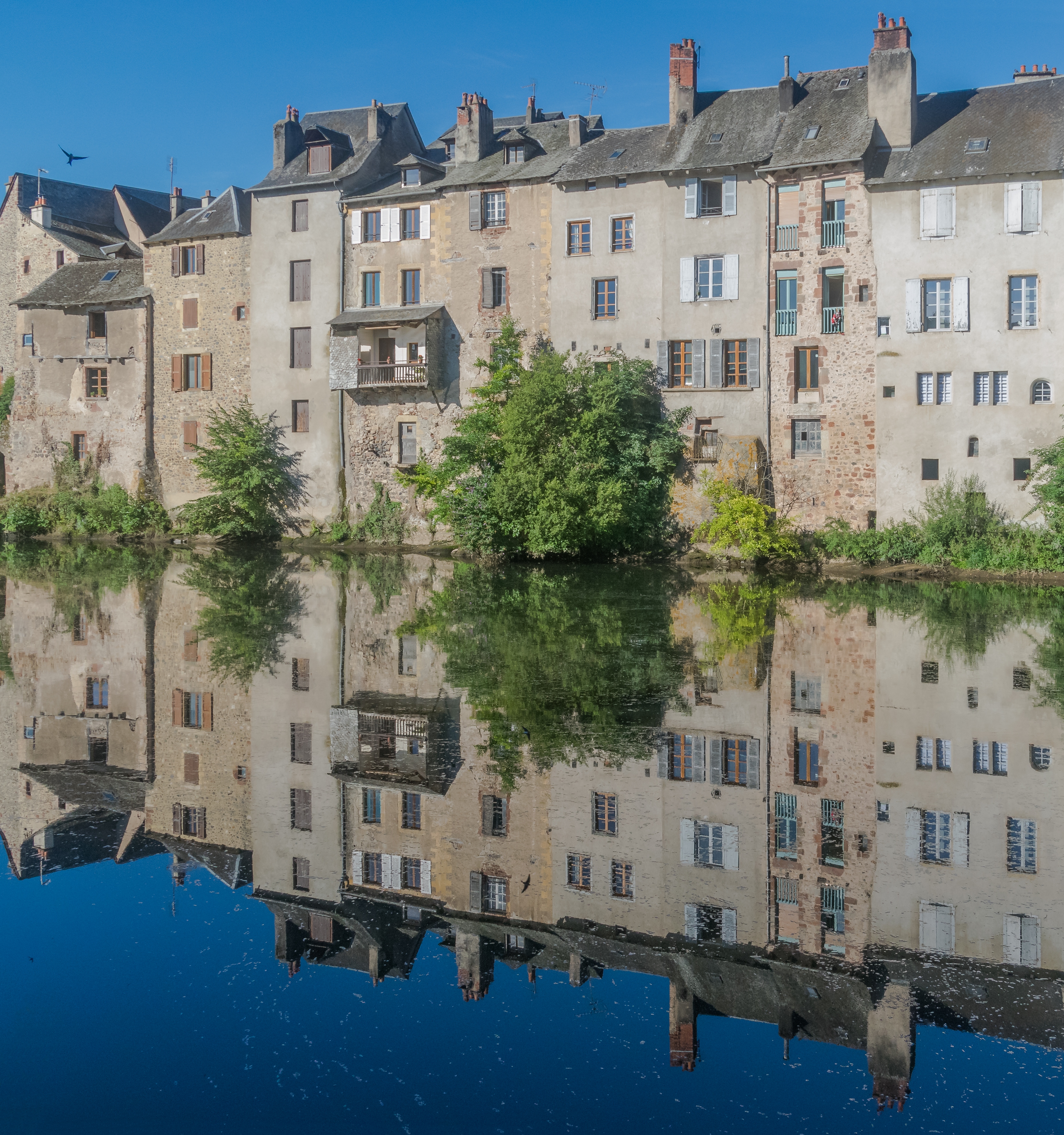 Frontage on the left bank of the Lot river in Espalion 01