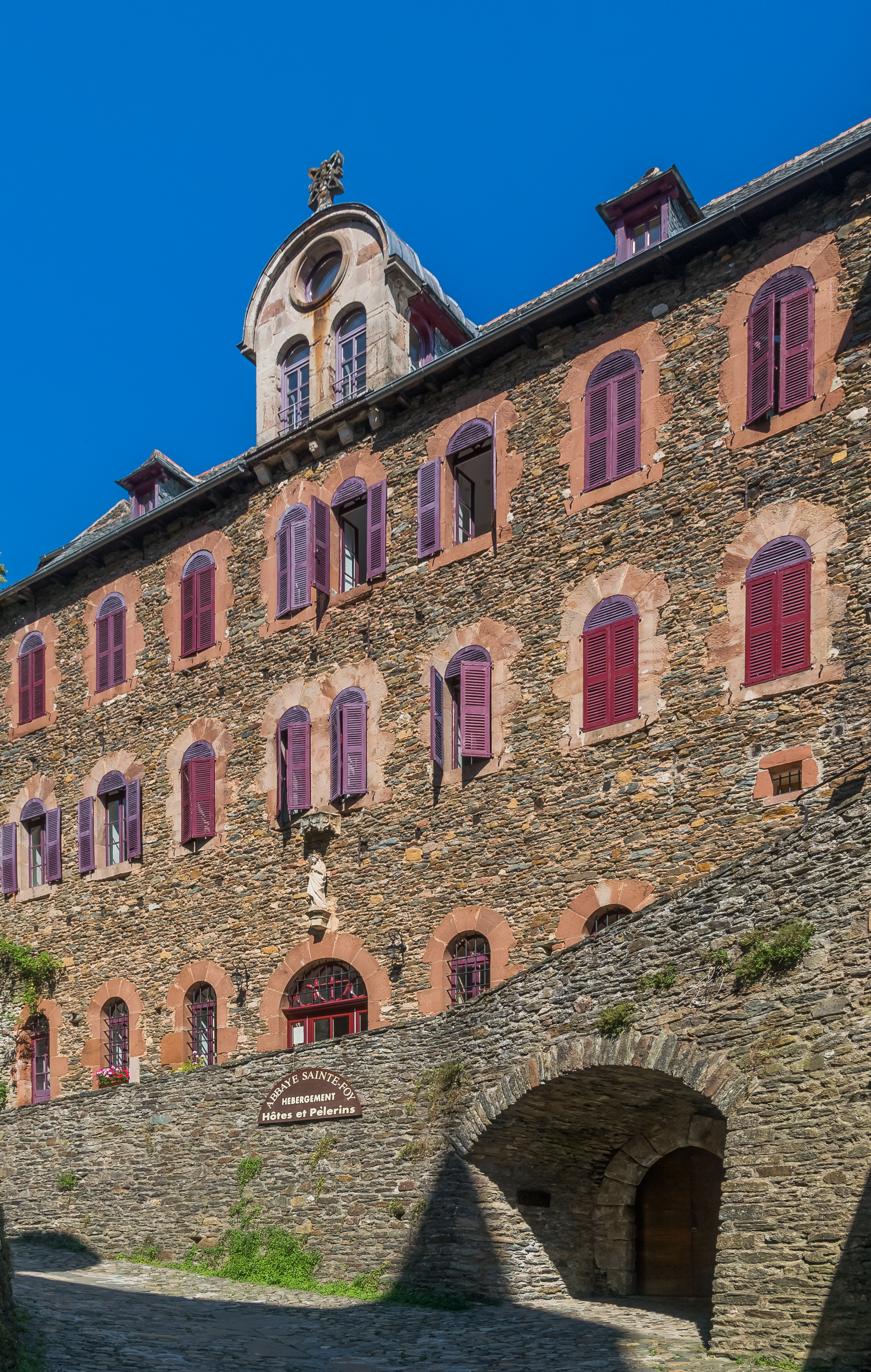 Hotellerie de l abbaye Sainte-Foy 02