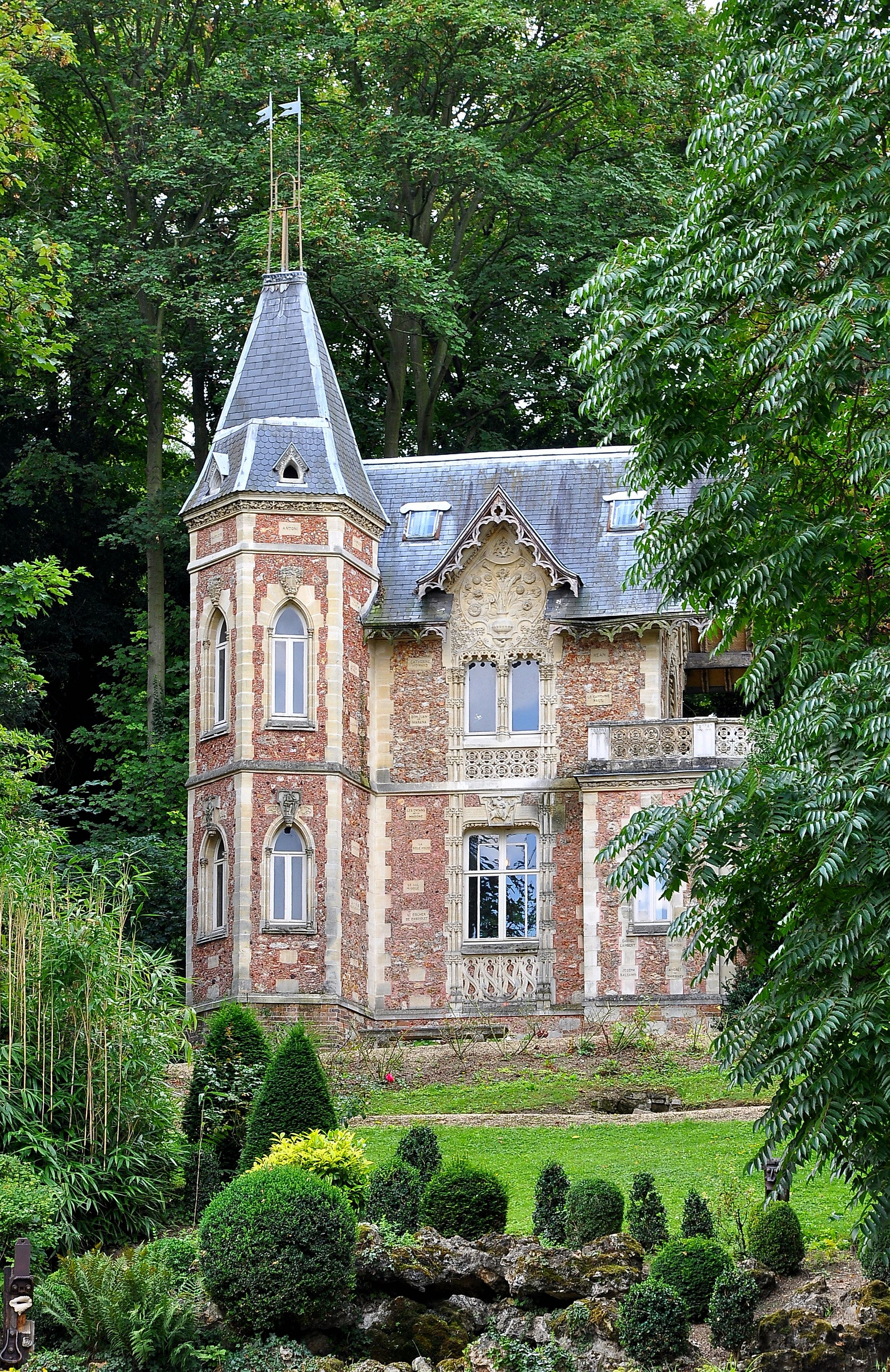 Le Port-Marly Château d'If 001