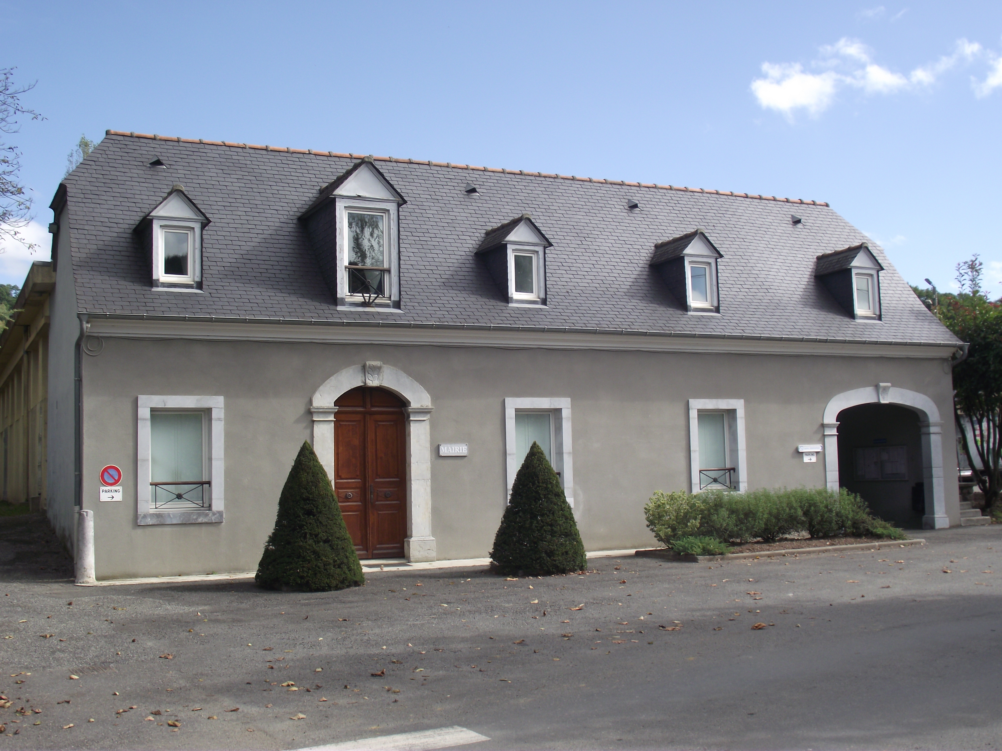 Mairie (Orincles, Hautes-Pyrénées, France)