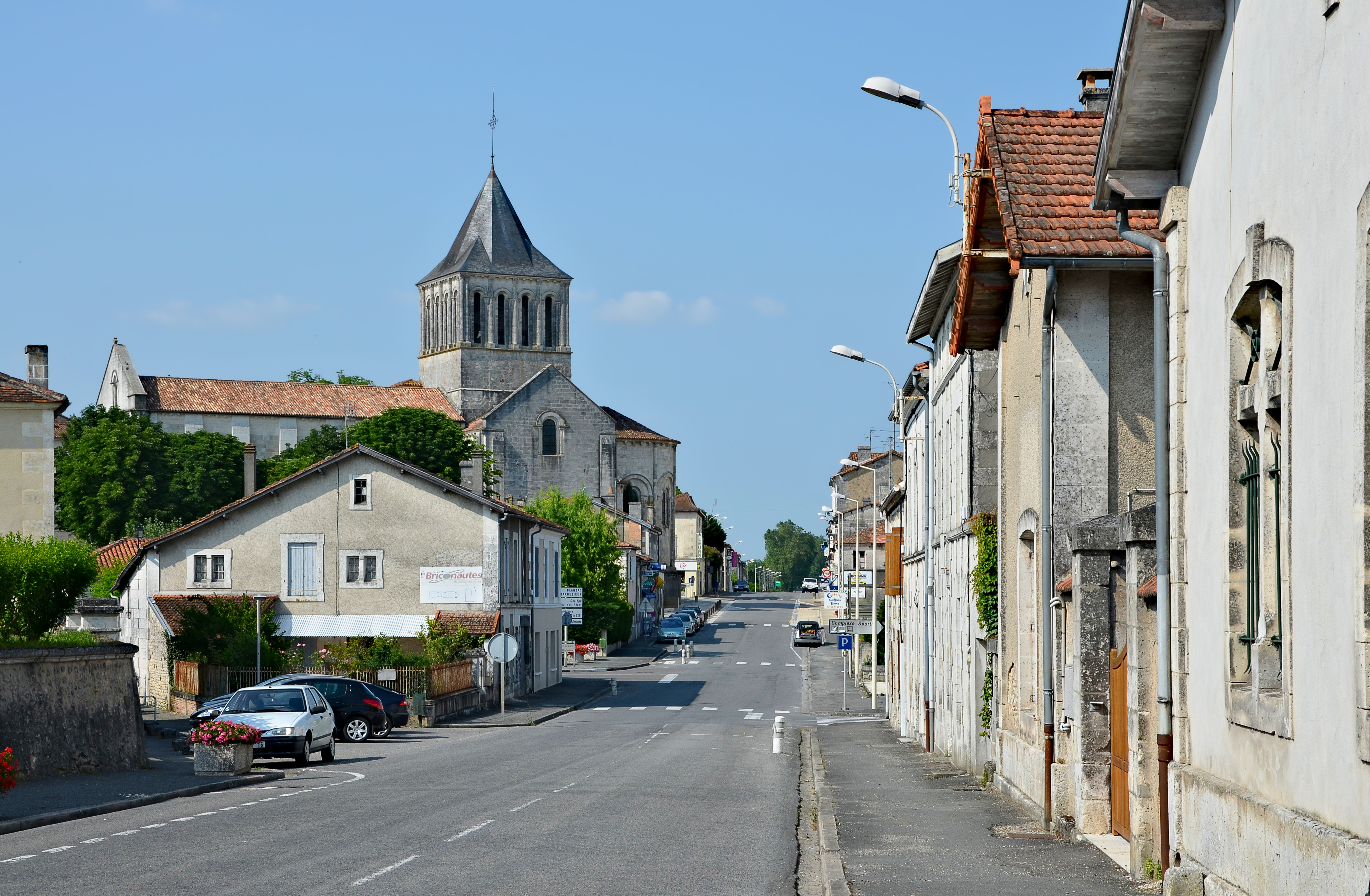 Montmoreau 16 Av. d'Aquitaine 2013