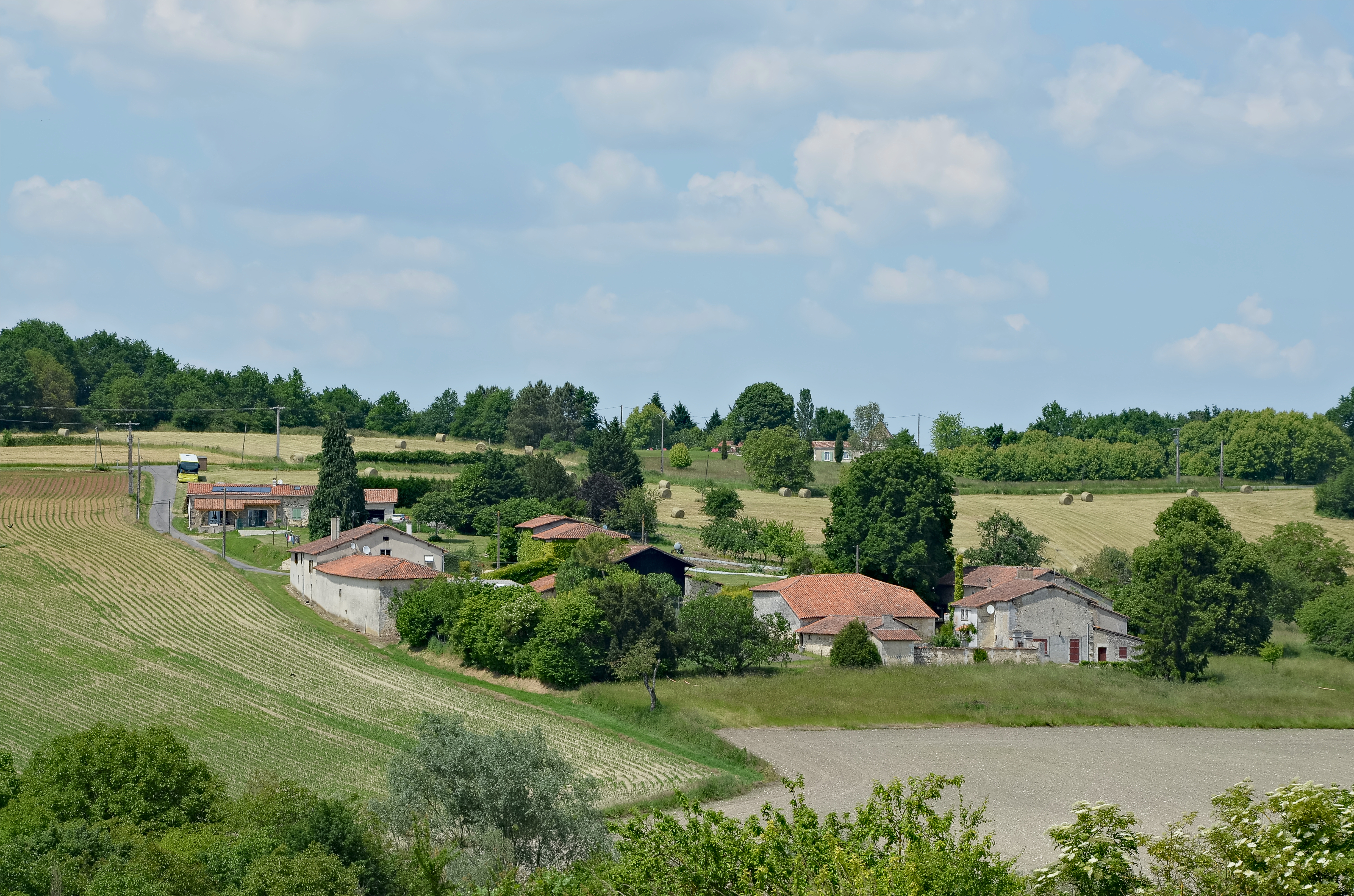 Montmoreau 16 Habitat rural ferme 2013