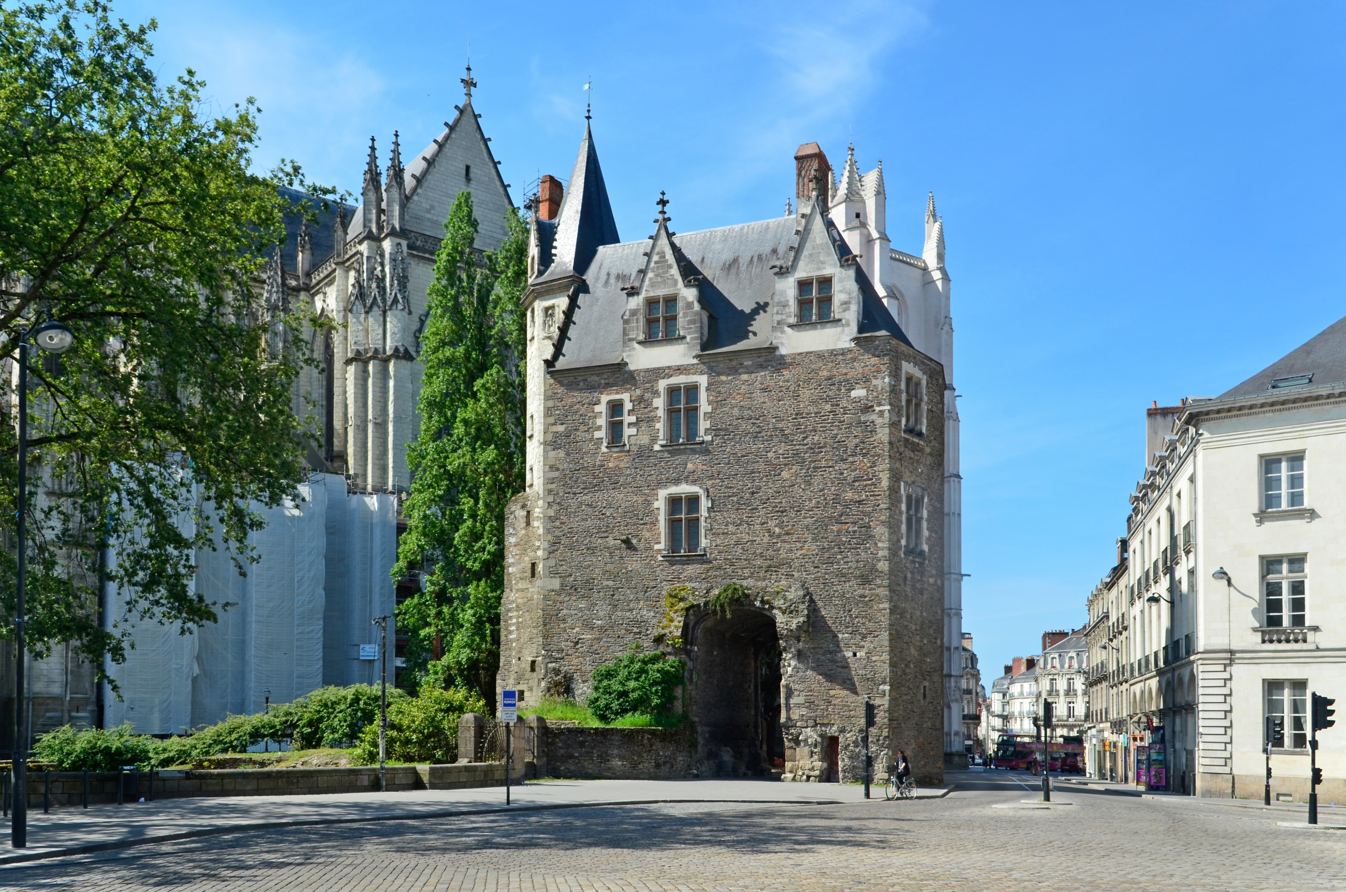 Nantes - Porte Saint-Pierre 01