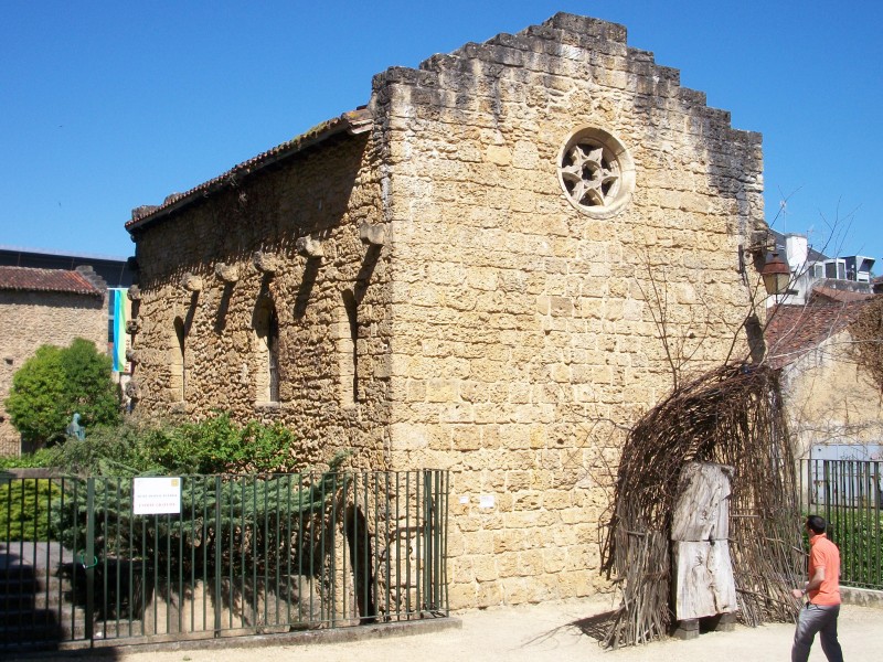 Ancienne chapelle romane (Mont-de-Marsan, France)