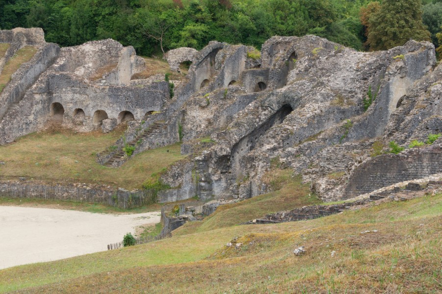 Arènes Saintes détail Charente-Maritime