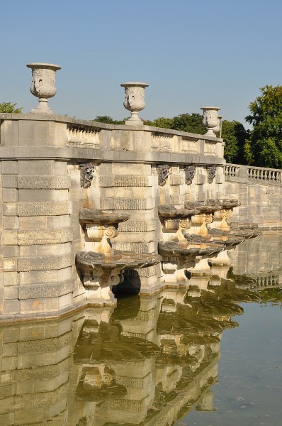 Bassin du Fer à Cheval, Parc de Saint-Cloud 003