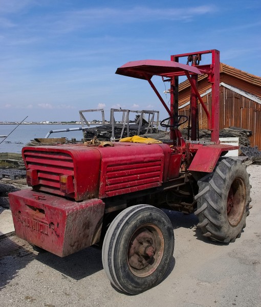 Bourcefranc 17 Tracteur Manitou MC10 2010