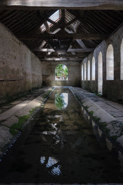 Bourgogne Noyers-sur-Serein lavoir