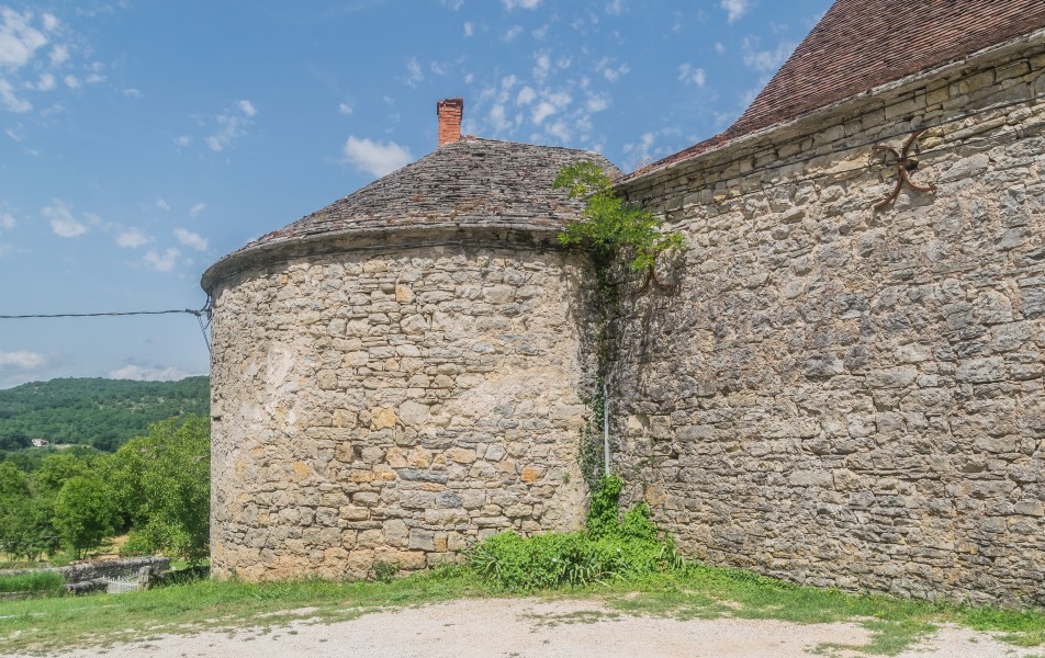 Castle of Cenevieres 02