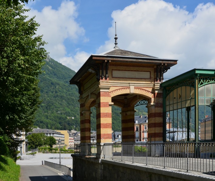 Cauterets 65 Esplanade des Œufs Ancienne gare détail 2014