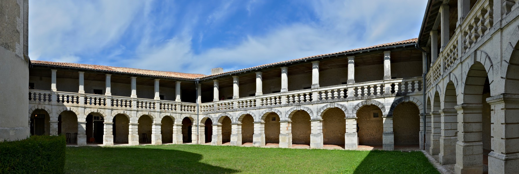 Chalais 16 Pano cloître XVIIe 2013