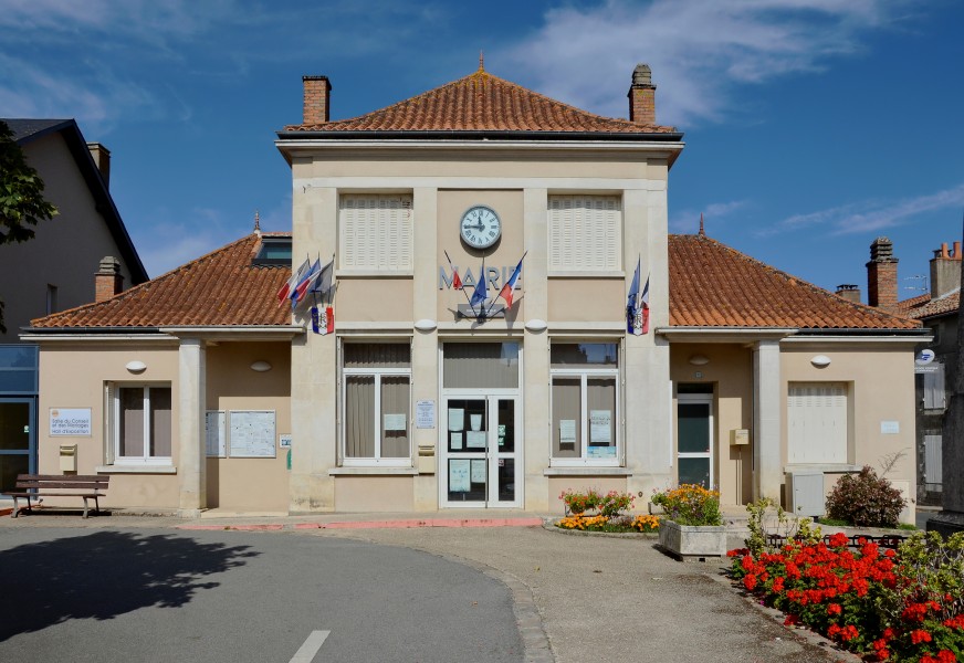 Champagné-St-Hilaire 86 Mairie Façade 2014
