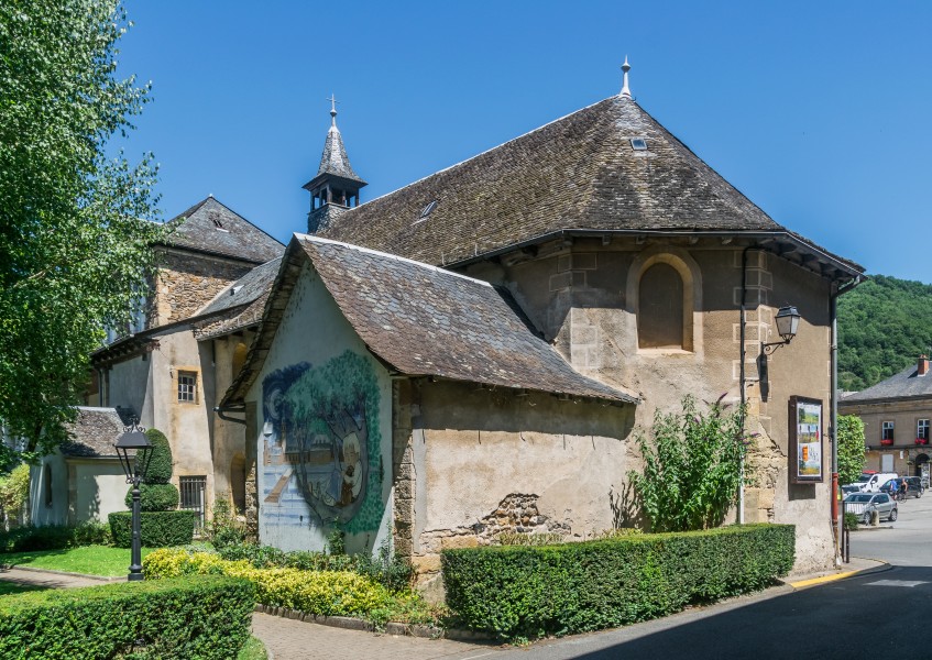 Chapel of the former hospice in Saint-Geniez d'Olt 03