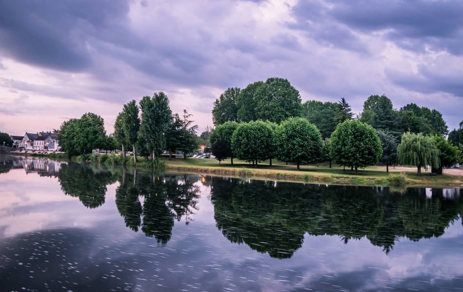 Cher river in Montrichard 02