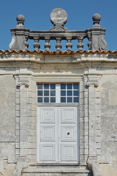 Cherves-Richemont 16 Logis de Boussac Porte d'entrée 2014
