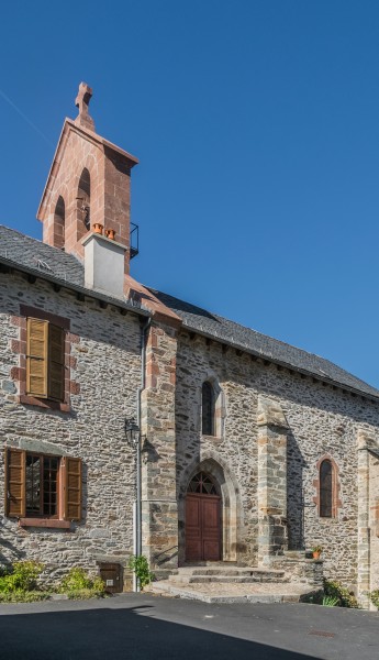 Church Saint-Projet in Cassaniouze 03