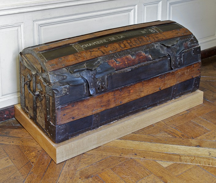 Coffre chambre reine Versailles