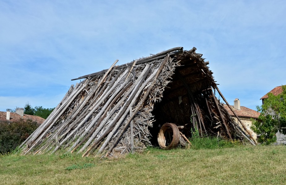 Combiers 16 Cabane de feuillardier 2013