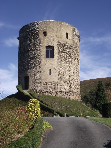 Donjon des Angles (Hautes-Pyrénées, France)