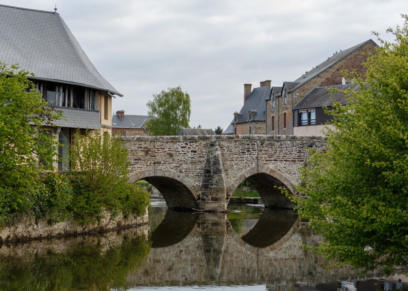 Ducey LaManche France Old-Bridge-over-Selune-River-02