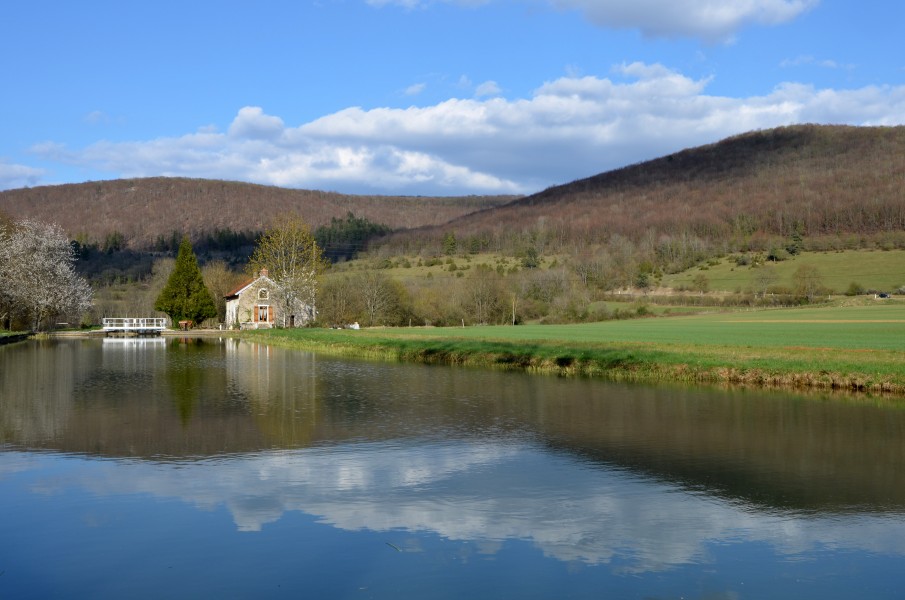 Ecluse canal de Bourgogne entre Veuvey et la Forge DSC 0590