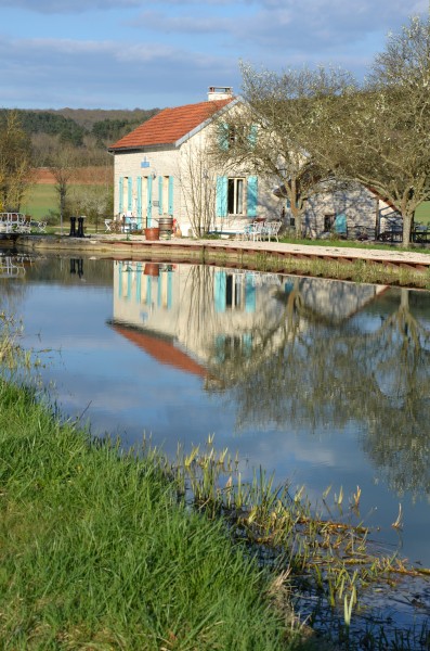 Ecluse du canal de Bourgogne du Banet entre Gissey sur Ouche et Sainte Marie sur Ouche DSC 0635