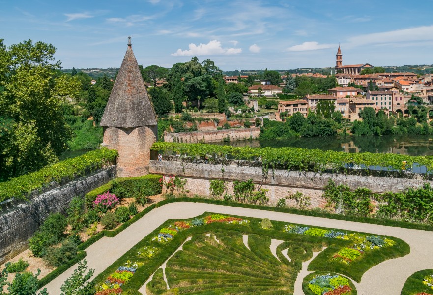 Garden of the Palais de la Berbie 14