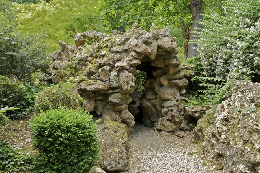 Grotte artificielle château Monte Cristo Port Marly
