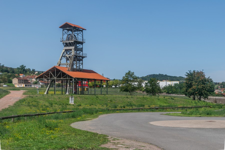 Headframe in former mine La Découverte 04