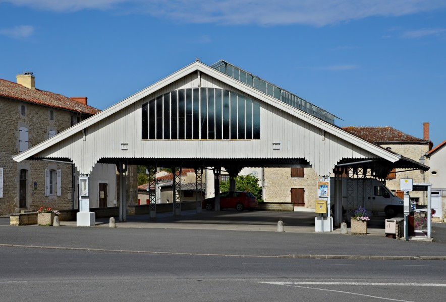 Joussé 86 Halles 2013