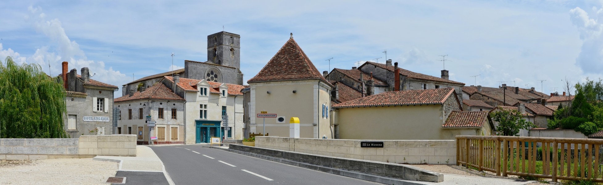 La Rochebeaucourt 24 Entrée du Village 2014