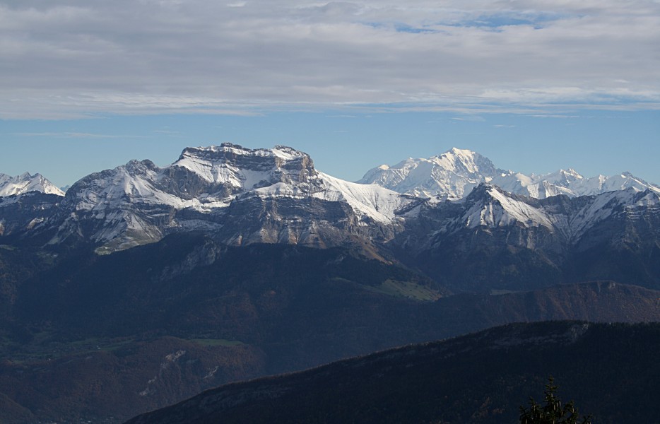 La Tournette et le Mont-Blanc depuis le Semnoz, Haute-Savoie, France