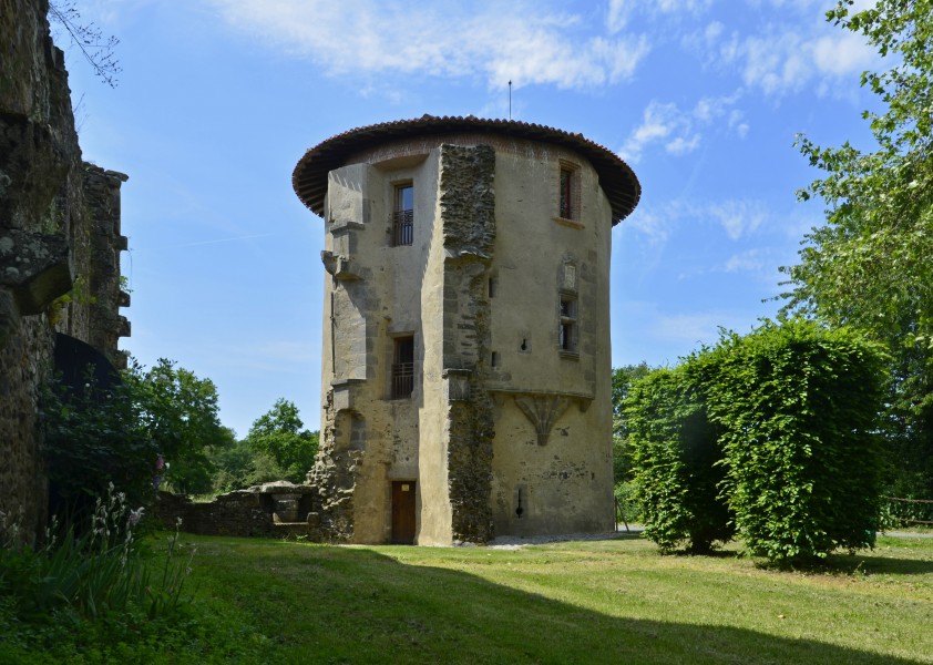 Les Herbiers - Abbaye Notre-Dame de la Grainetière 01