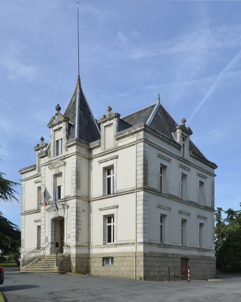 Les Herbiers - Mairie 01