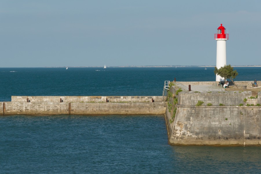 Lighthouse, harbor Saint-Martin-de-Ré, Ré island, Charente-Maritime, France