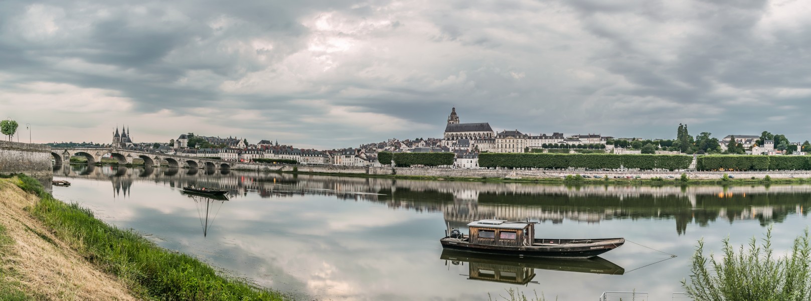 Loire River in Blois 04