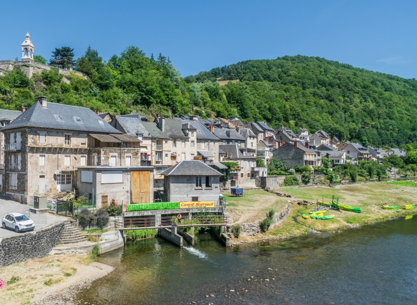 Lot River in Saint-Geniez-d'Olt 03
