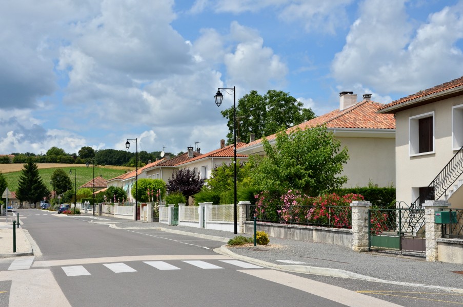 Montmoreau 16 Av. Henri-Dunant 2014