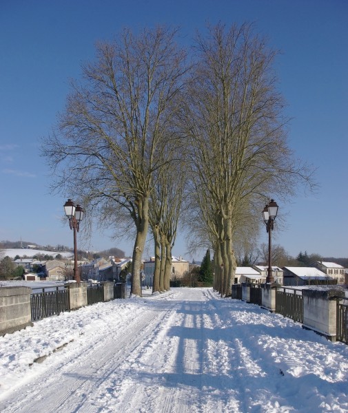 Montmoreau 16 Pont enneigé 2012