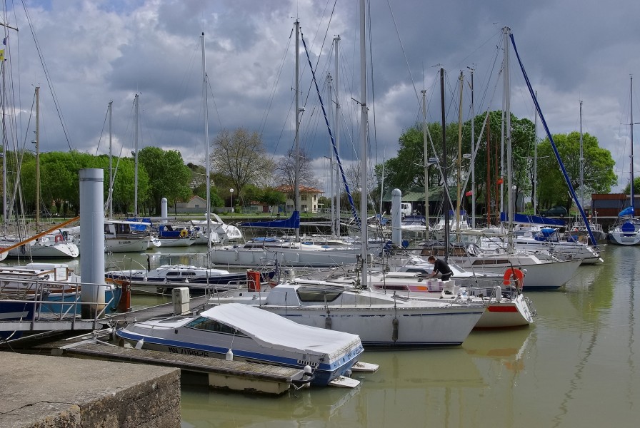 Mortagne-sur-Gironde 17 Port de plaisance 2009