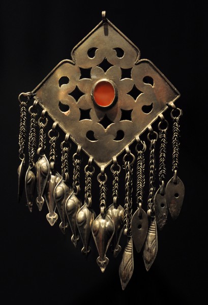 Musée du Quai Branly Pendentif turkmene 04032012 1