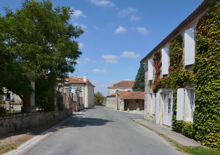 Nonac 16 Rue principale D124 2014
